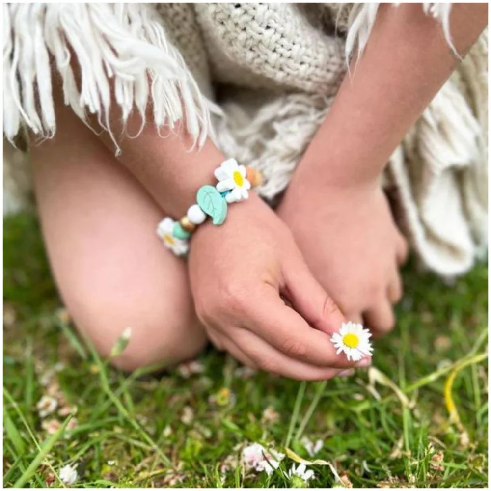 Cotton Twist Make Your Own Daisy Chain Bracelet - Image 2