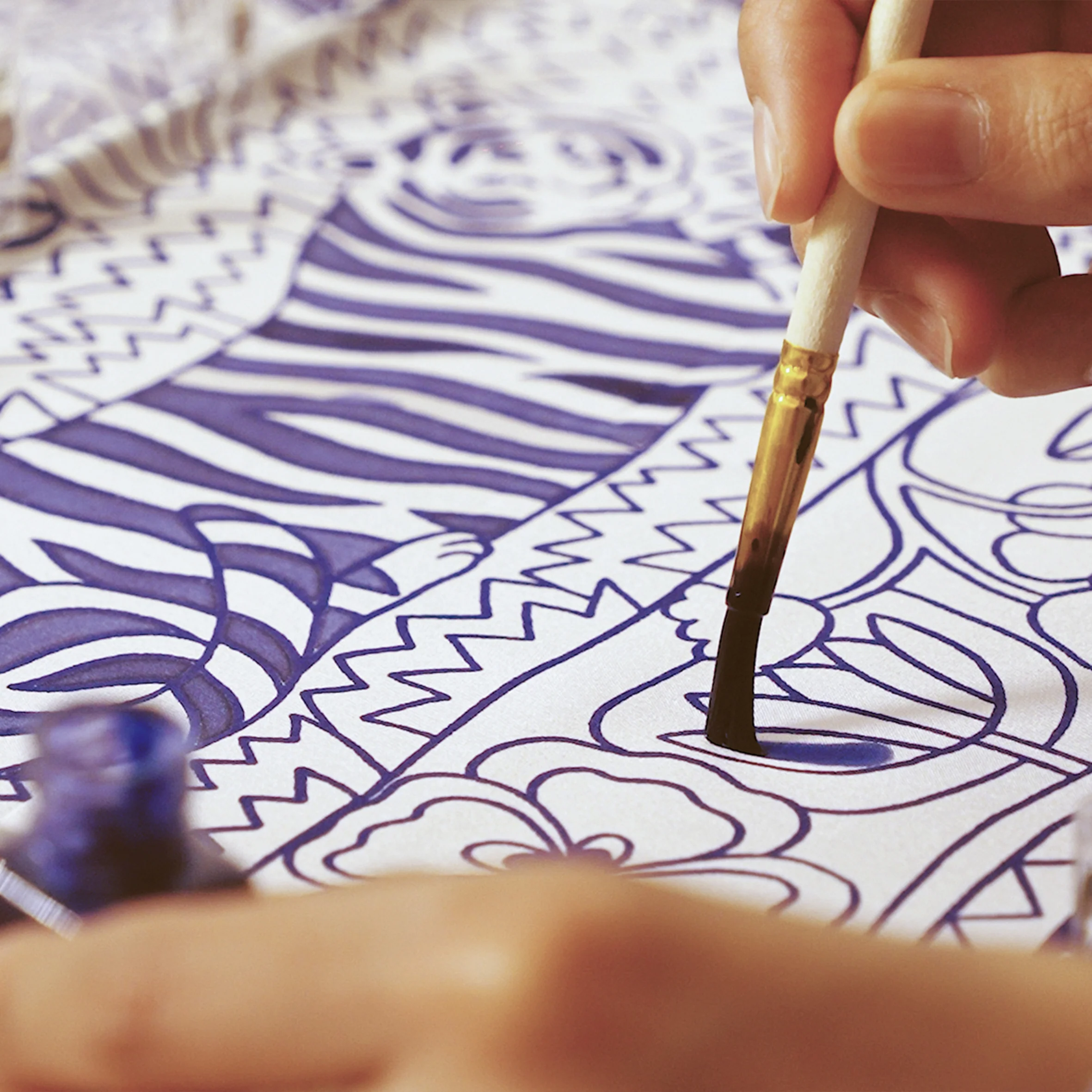Beginner Silk Painting Kit - Djeco Atelier Grands Augustins Workshop 10 - Image 3