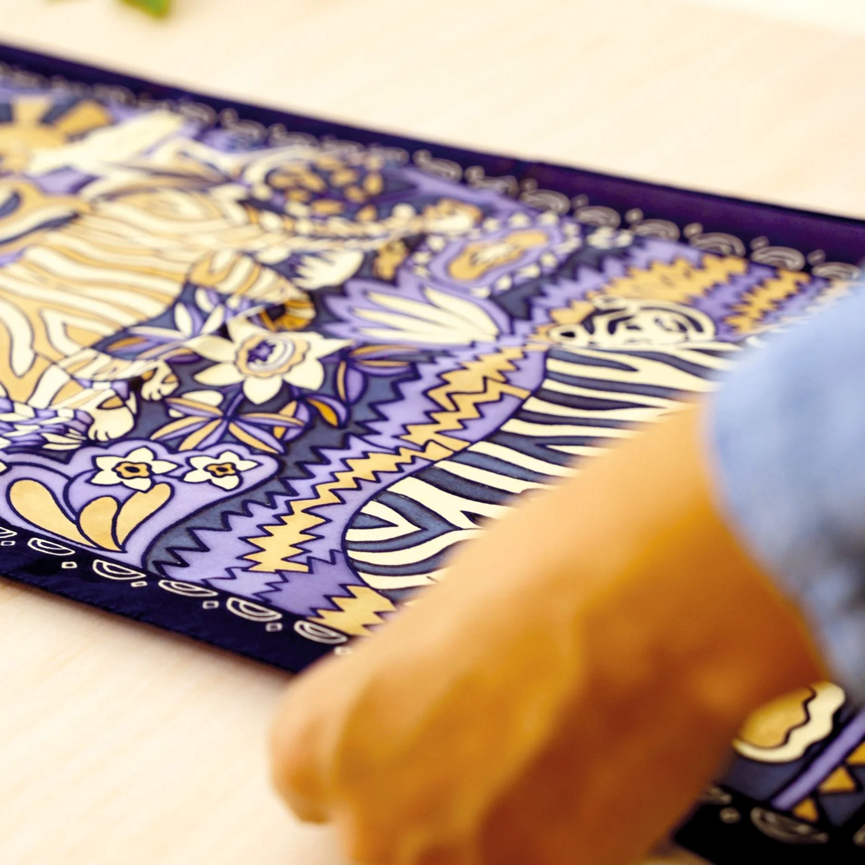 Beginner Silk Painting Kit - Djeco Atelier Grands Augustins Workshop 10 - Image 6