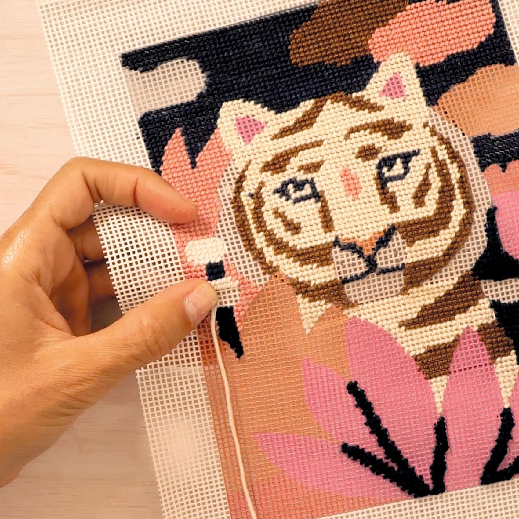 Beginner Embroidery Kit - Djeco Atelier Grands Augustins Workshop 64 - Image 4