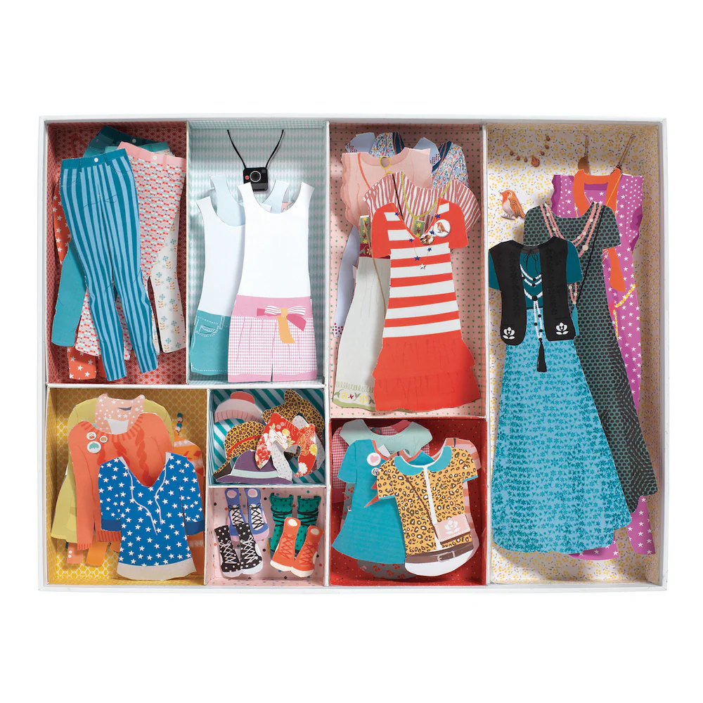 Djeco Paper Dolls: One Big Dressing Room - Image 2