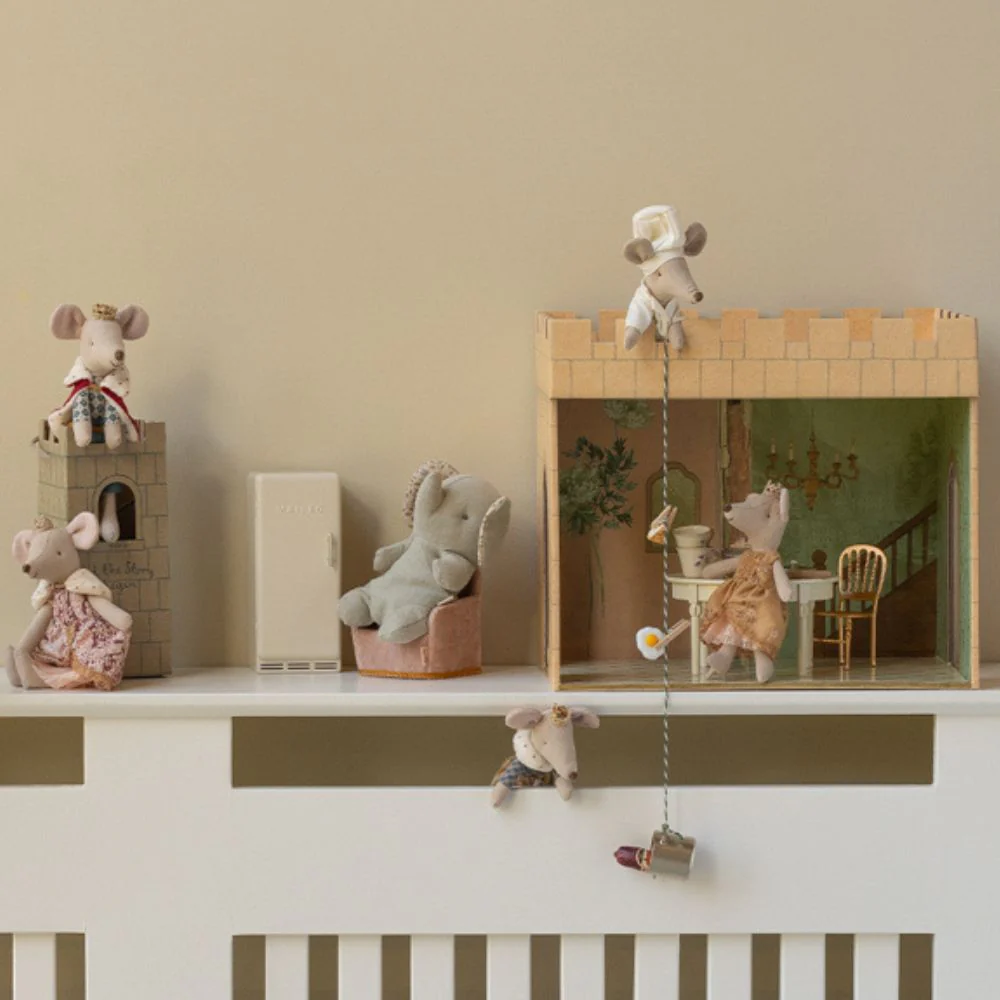 Maileg Castle Hall - Beautiful home for all Maileg Mice - Image 3