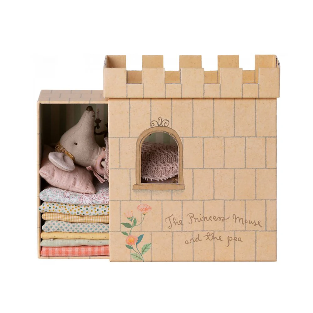Maileg Princess and the Pea, Big Sister Mouse - Image 6