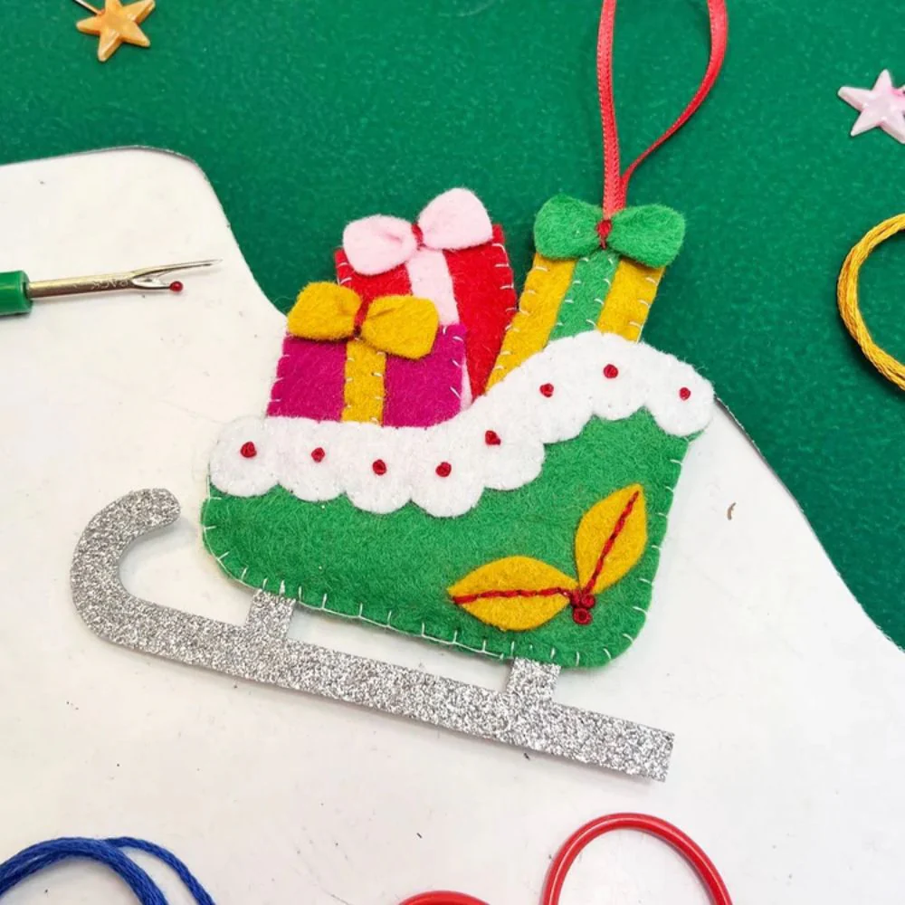 The Make Arcade Santa's Coming Christmas Felt Sewing Kit - Image 4