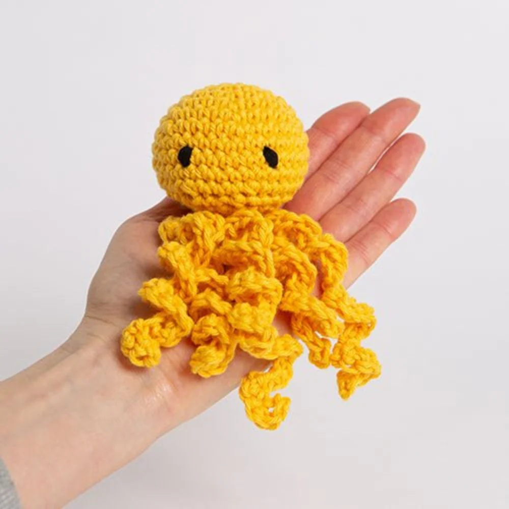 Wool Couture - My Pocket Jellyfish Crochet Kit - Image 2