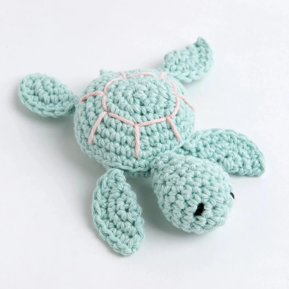 Wool Couture - My Pocket Turtle Crochet Kit - Image 3