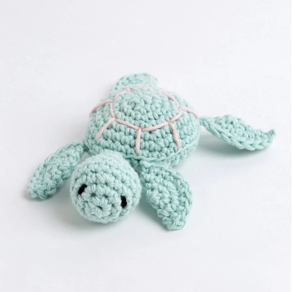 Wool Couture - My Pocket Turtle Crochet Kit - Image 4